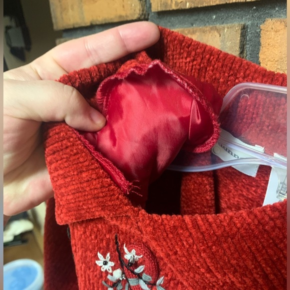 Alfred Dunner Women's Red Sweater - Picture 4 of 4